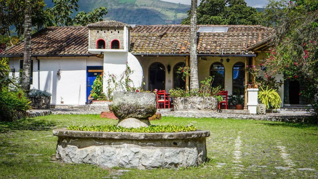 Hosteria Museart Pantavi Tumbabiro Esterno foto